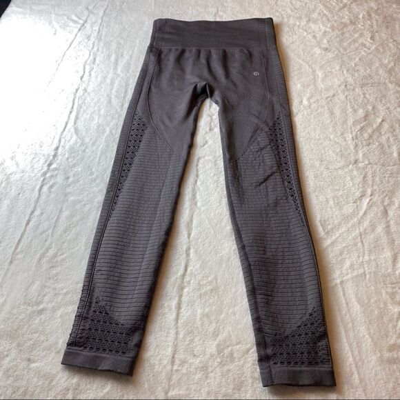 IMI Gray Leggings With Lattice Panels - Picture 1 of 9